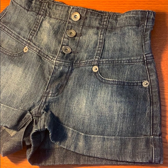 High waist shorts - Picture 2 of 6